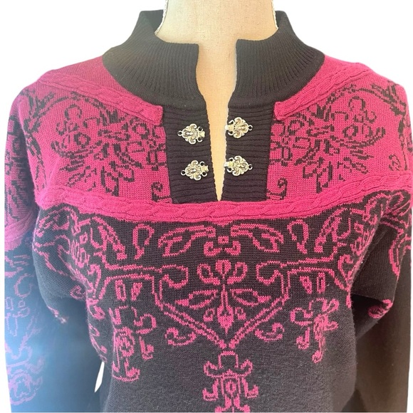 Tyrolia Sweaters - Vintage 1980’s Tyrolia Nordic Style Wool Blend Ski Sweater in Black & Fuchsia